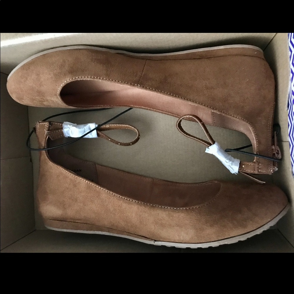 Women’s tan slip ons new
